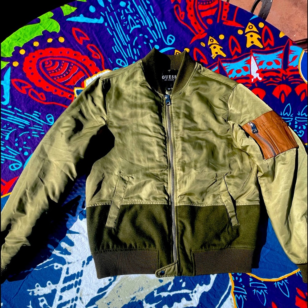 Men’s Guess Olive Green Bombe (M)